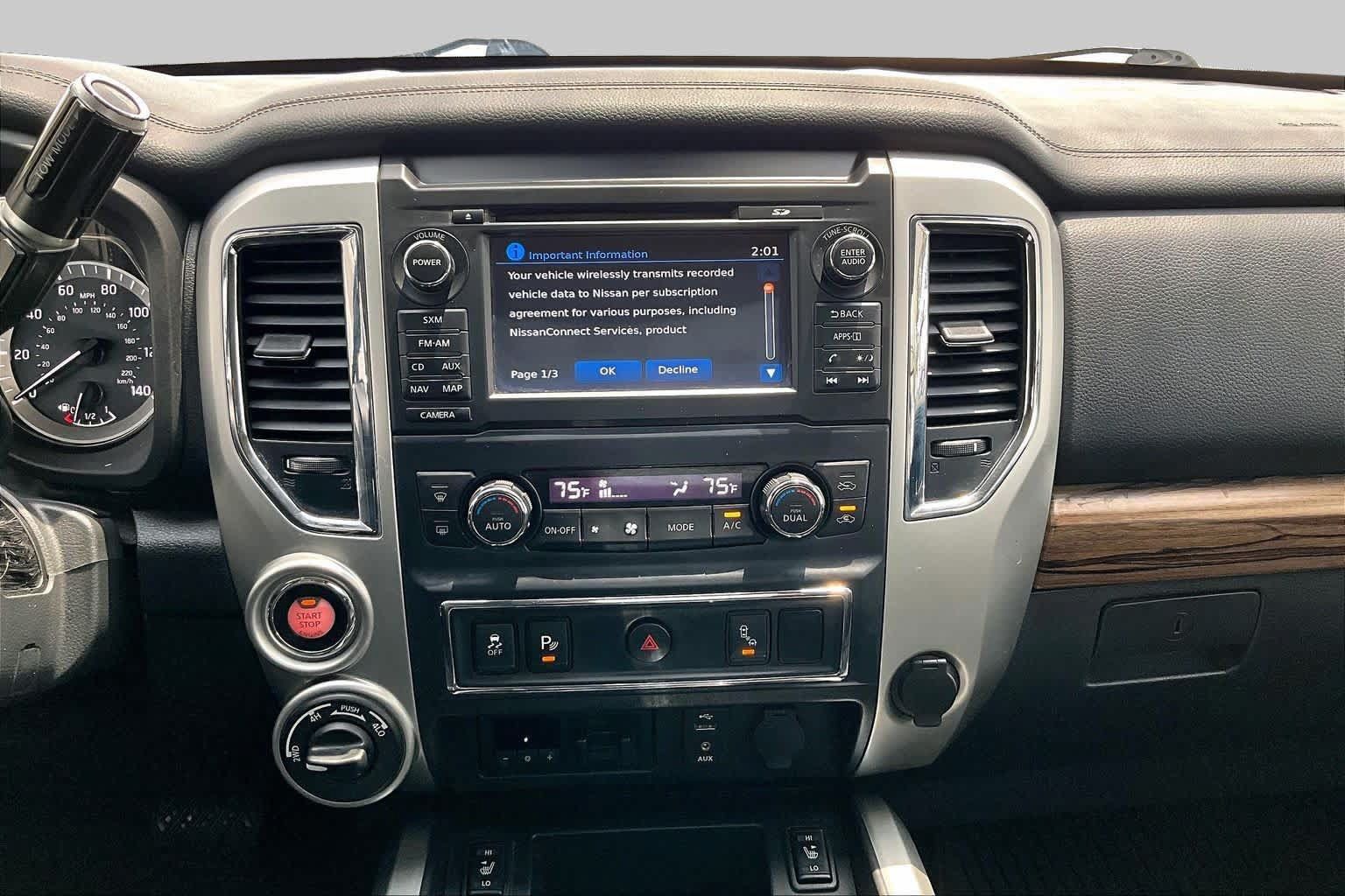 Used 2017 Nissan Titan SL AWD/4WD image 7