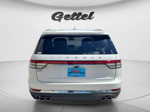 Used 2023 Lincoln Aviator 2WD w/ Premium Package image 6