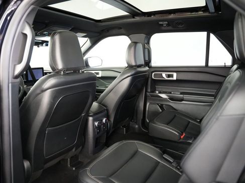 Used 2020 Ford Explorer XLT w/ Equipment Group 202A RWD image 37