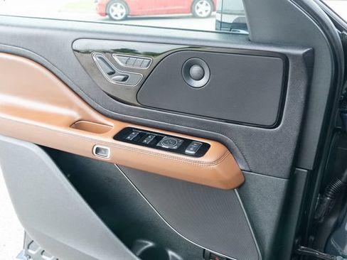 Used 2022 Lincoln Aviator Reserve w/ Elements Package Plus AWD/4WD image 28