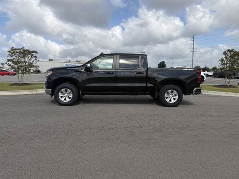 Used 2025 Chevrolet Silverado 1500 LT AWD/4WD image 2