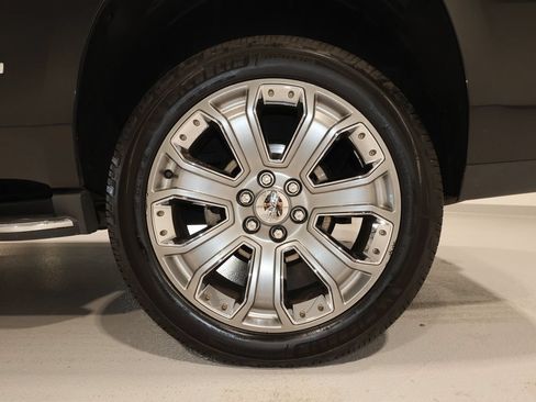 Used 2015 GMC Yukon Denali w/ Open Road Package AWD/4WD image 23