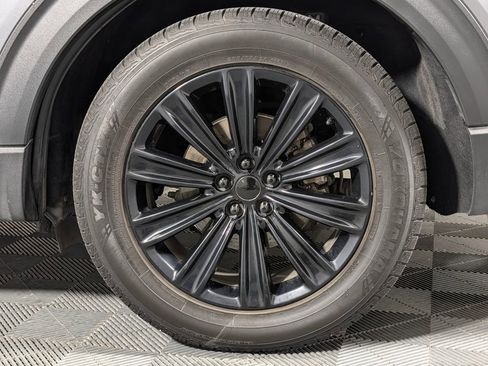 Certified 2022 Ford Explorer Limited RWD image 24