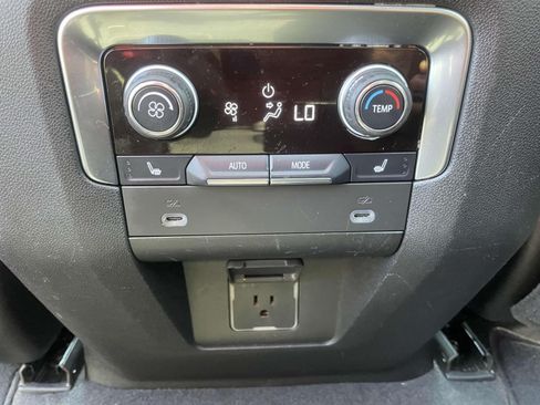 Used 2021 Chevrolet Tahoe High Country w/ Premium Package AWD/4WD image 13