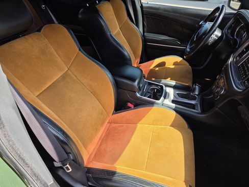Used 2022 Dodge Charger R/T w/ Plus Group RWD image 10