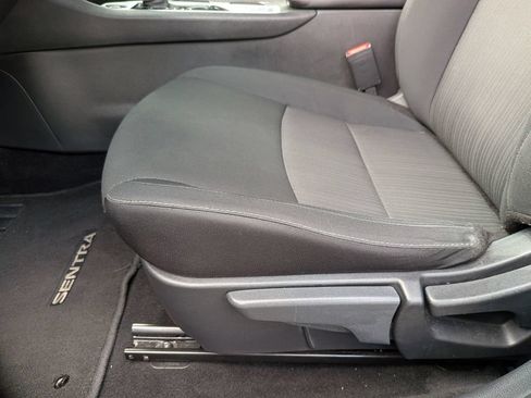 Certified 2025 Nissan Sentra SV FWD image 17