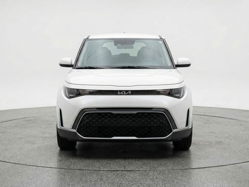 Used 2025 Kia Soul LX w/ LX Technology Package image 2