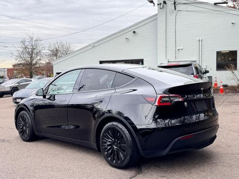 Used 2021 Tesla Model Y Long Range image 4