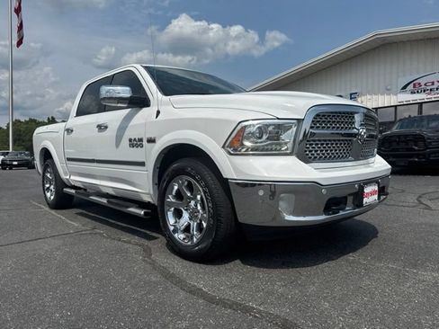 Used 2016 RAM 1500 Laramie w/ Convenience Group AWD/4WD image 2