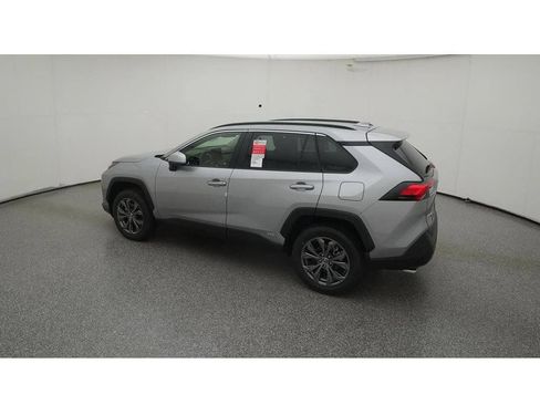 Used 2023 Toyota RAV4 XLE Premium AWD/4WD image 4
