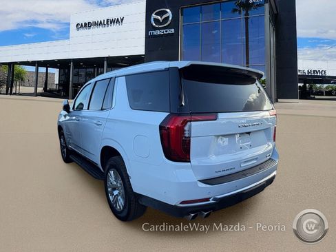 Used 2025 GMC Yukon Denali AWD/4WD image 3