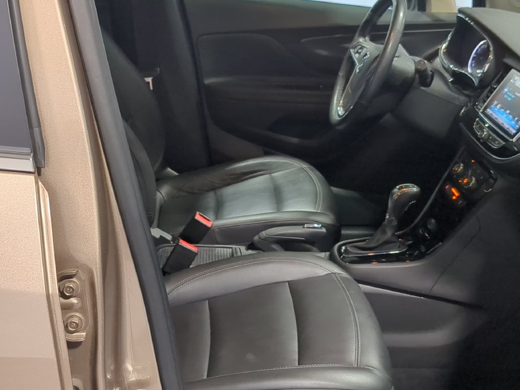 Used 2019 Buick Encore Essence FWD image 26