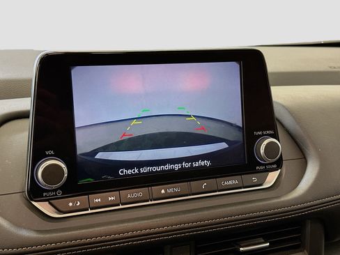 Used 2025 Nissan Rogue SV image 22