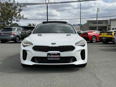 Used 2018 Kia Stinger GT1 image 2