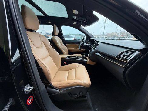 Used 2018 Volvo XC90 T6 Momentum w/ Convenience Package image 16