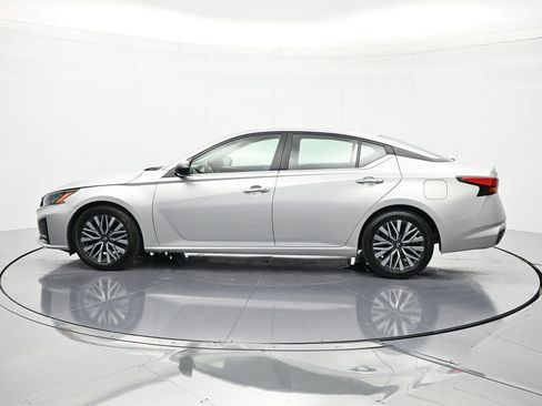 Certified 2024 Nissan Sentra SV FWD image 8