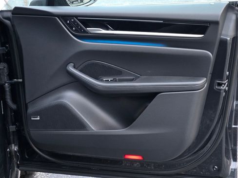 New 2025 Porsche Macan 4S Electric image 27