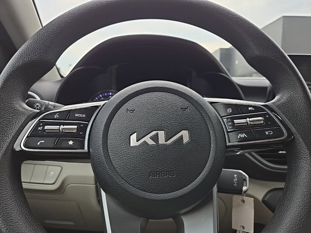 Used 2023 Kia Forte LXS FWD image 13