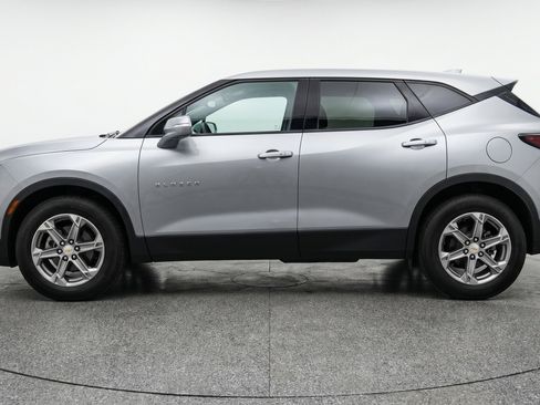 Used 2025 Chevrolet Blazer LT image 5