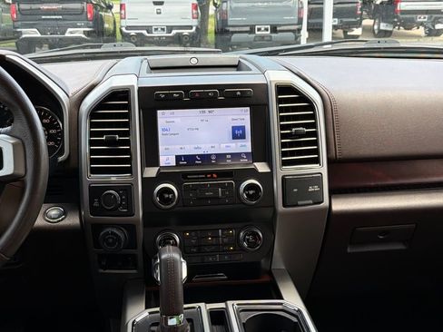 Used 2019 Ford F150 King Ranch w/ Equipment Group 601A Luxury AWD/4WD image 18
