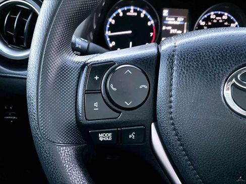 Used 2018 Toyota RAV4 LE image 21