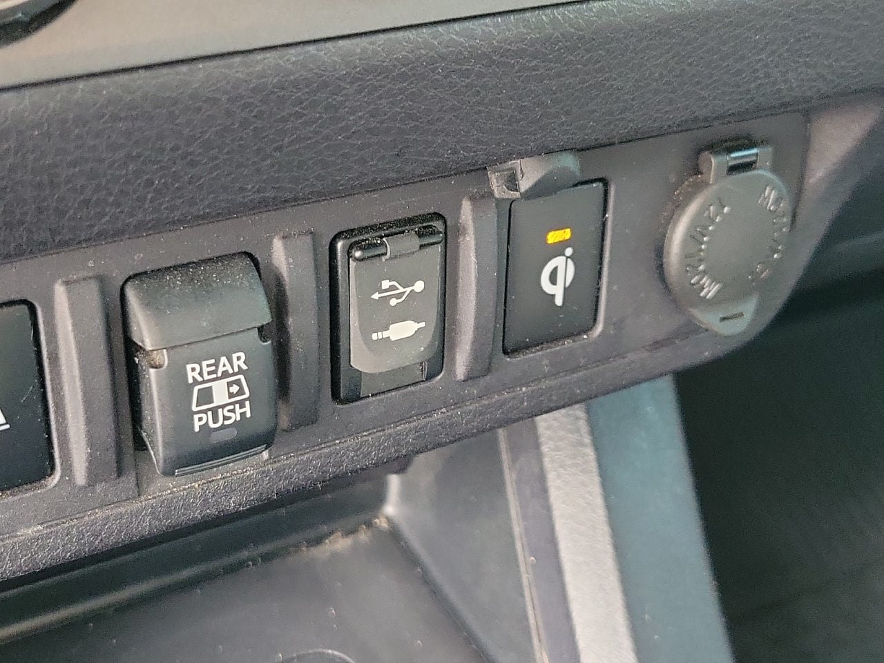 Used 2019 Toyota Tacoma TRD Off-Road w/ Technology Package AWD/4WD image 26