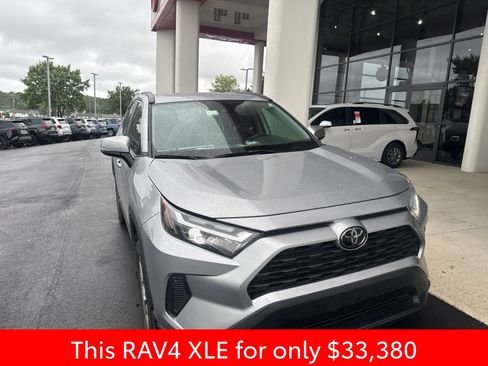 Used 2023 Toyota RAV4 XLE AWD/4WD image 9