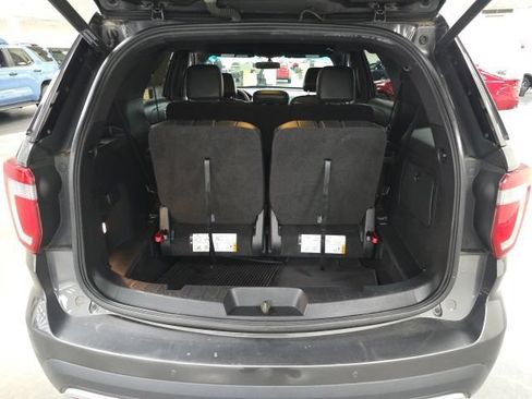 Used 2016 Ford Explorer XLT w/ Equipment Group 202A FWD image 10