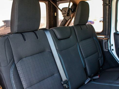 Used 2021 Jeep Wrangler Unlimited Sport AWD/4WD image 39