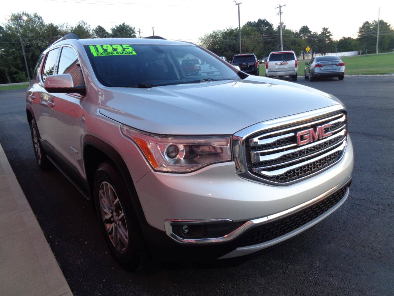 Used 2019 GMC Acadia SLE w/ GMC Pro Grade Package AWD/4WD image 4