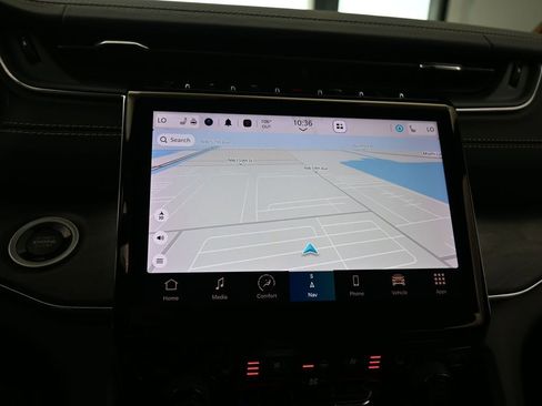 Used 2023 Jeep Grand Cherokee Overland w/ Luxury Tech Group IV image 20