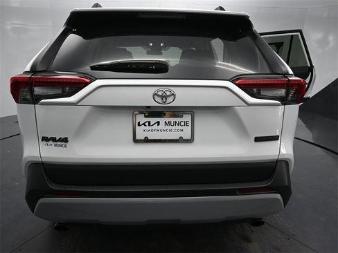 Used 2024 Toyota RAV4 Adventure image 9