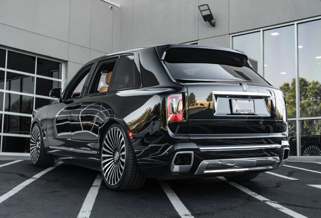 Used 2026 Rolls-Royce Cullinan w/ Cullinan Package AWD/4WD image 24