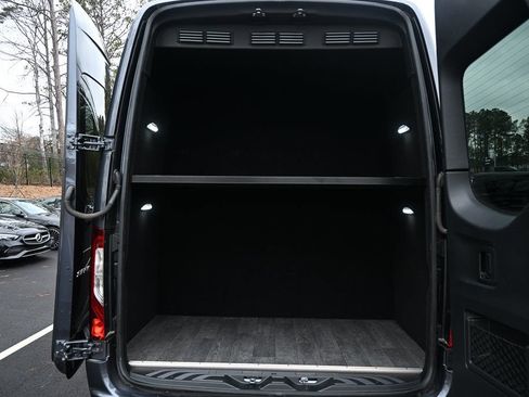 Used 2022 Mercedes-Benz Sprinter 3500 image 29