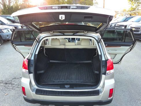 Used 2014 Subaru Outback 2.5i Limited image 38