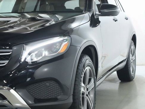 Used 2019 Mercedes-Benz GLC 300 4MATIC image 4