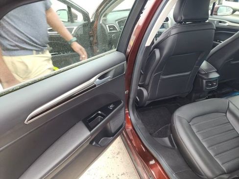 Used 2015 Ford Fusion SE w/ Equipment Group 202A image 7