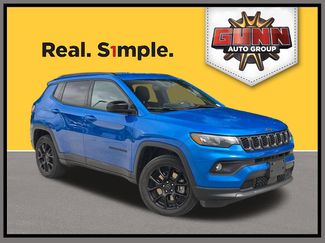 Used 2025 Jeep Compass Latitude w/ Altitude Special Edition AWD/4WD video 1
