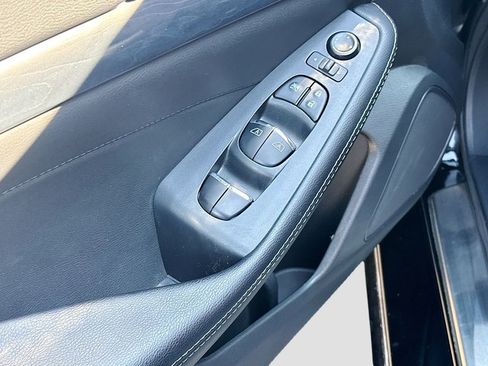 Used 2023 Nissan Maxima Platinum w/ Sport Mat Group FWD image 18