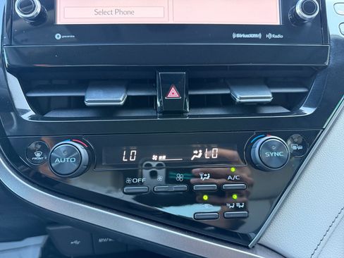 Used 2023 Toyota Camry SE w/ Audio Upgrade Package FWD image 11