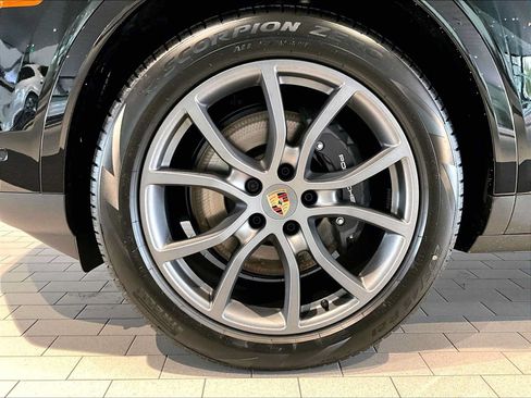 New 2026 Porsche Cayenne Coupe AWD/4WD image 11