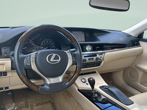Used 2015 Lexus ES 350 w/ Luxury Package FWD image 26