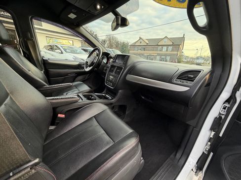 Used 2019 Dodge Grand Caravan GT FWD image 19