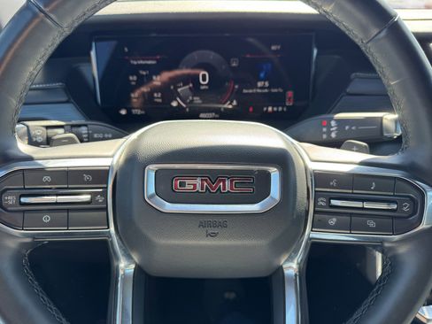 Used 2024 GMC Acadia Elevation image 25