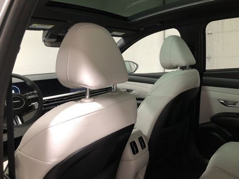 Used 2025 Hyundai Tucson Limited image 18