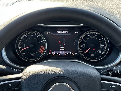 Used 2014 Jeep Cherokee Limited w/ Luxury Group image 30