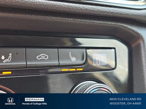 Used 2024 Volkswagen Taos SE FWD image 5