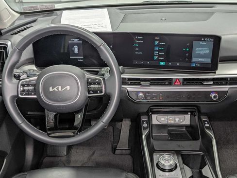 Certified 2025 Kia Sorento EX AWD/4WD image 5
