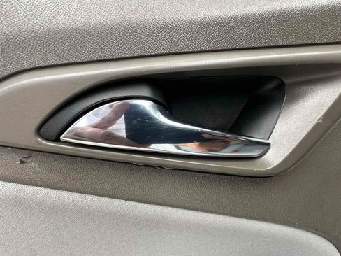 Used 2021 Chevrolet Malibu LS FWD image 37
