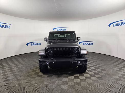 Used 2025 Jeep Gladiator Sport AWD/4WD image 2
